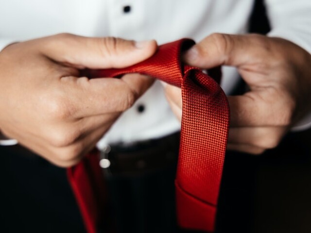 Enkel Guide: Så här knyter du en slips med stil